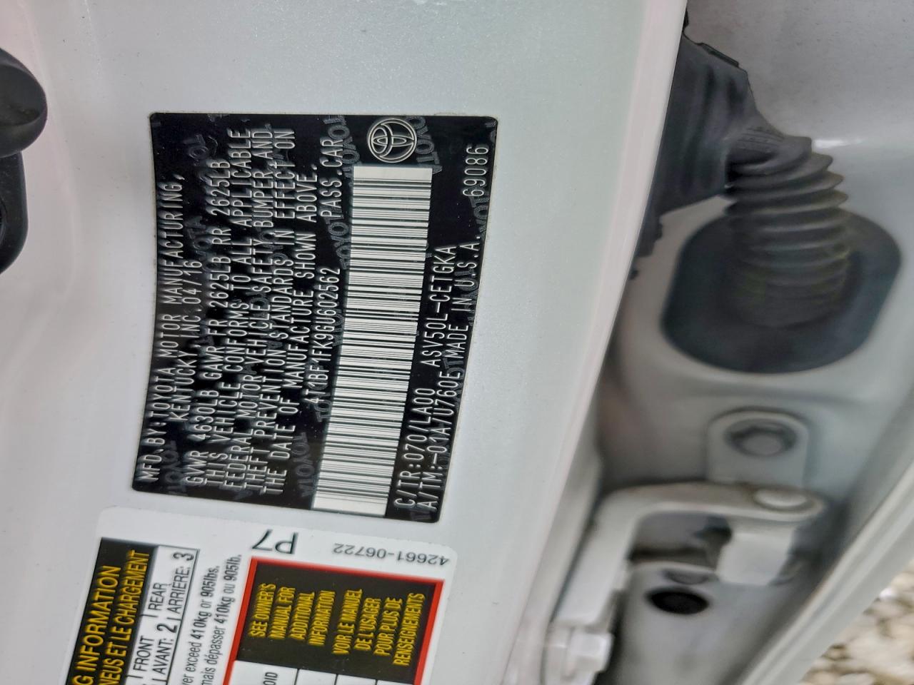 2016 TOYOTA CAMRY LE photo 12