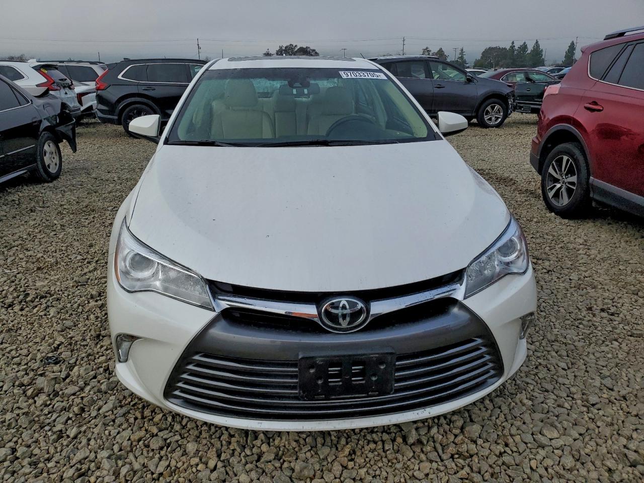 2016 TOYOTA CAMRY LE photo 5
