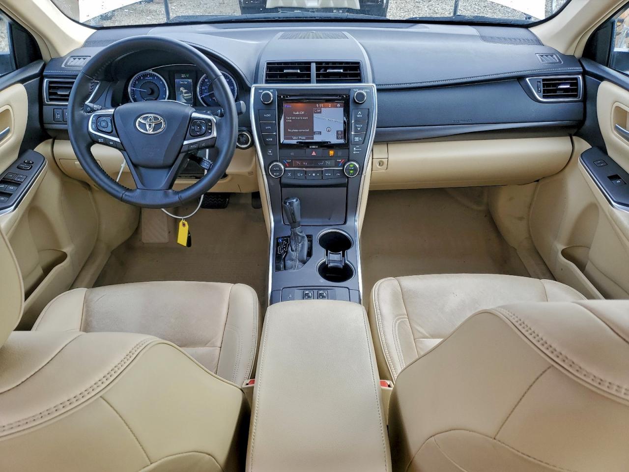 2016 TOYOTA CAMRY LE photo 8
