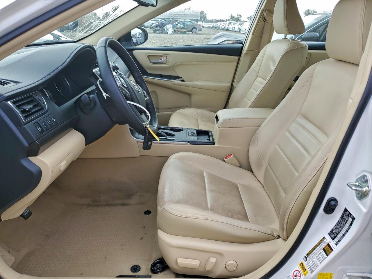 2016 TOYOTA CAMRY LE photo 7
