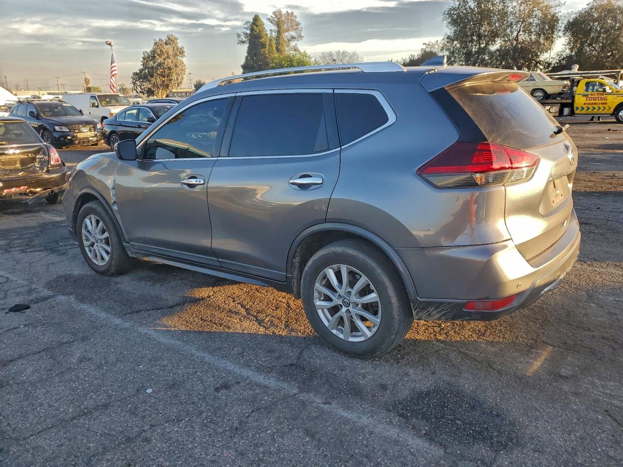2020 NISSAN ROGUE S photo 2