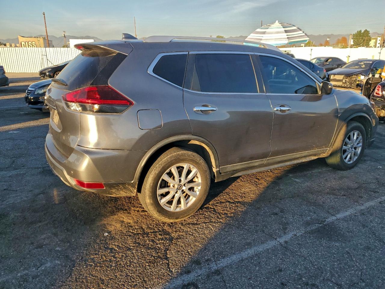 2020 NISSAN ROGUE S photo 3