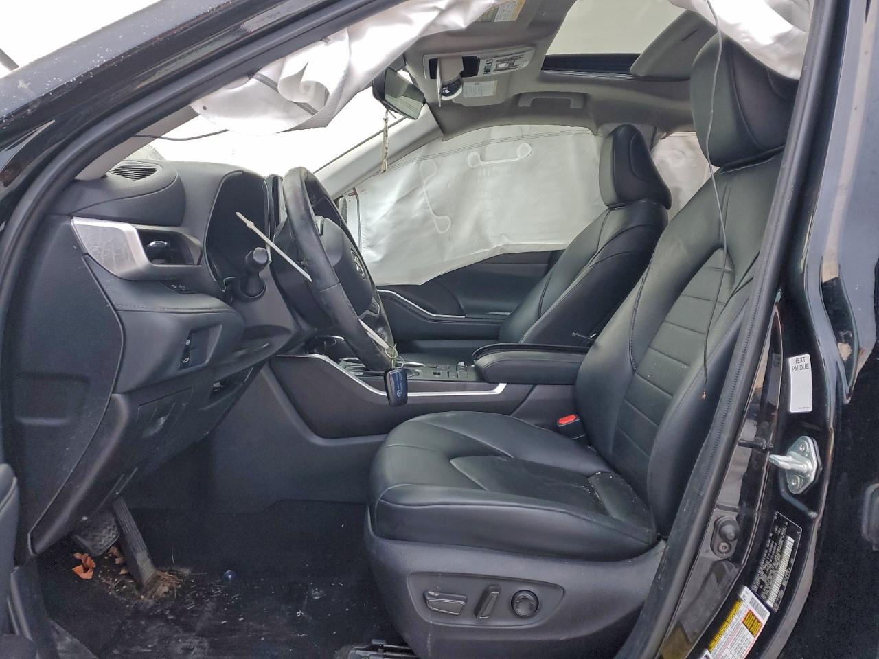 2022 TOYOTA HIGHLANDER XLE photo 7