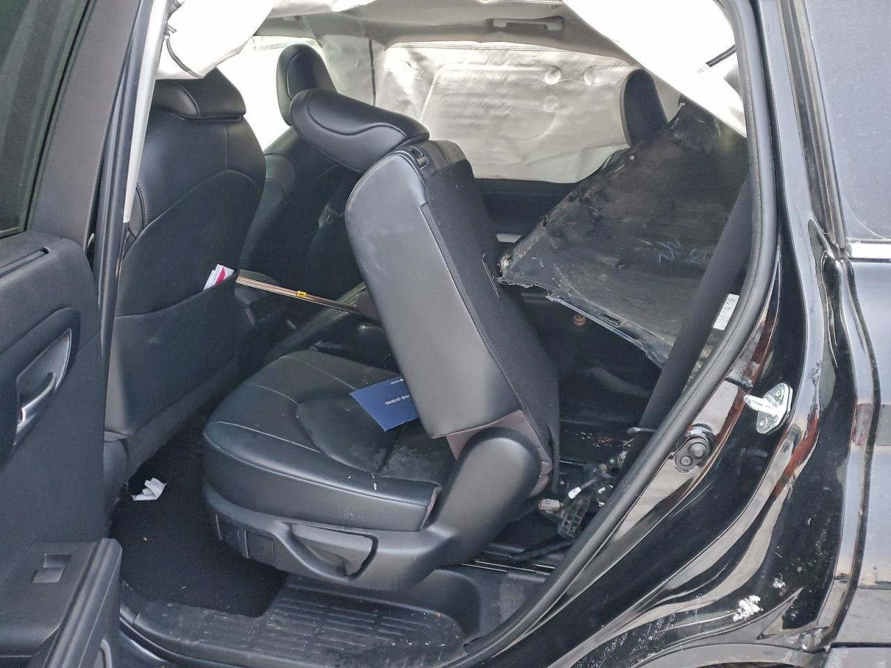 2022 TOYOTA HIGHLANDER XLE photo 10