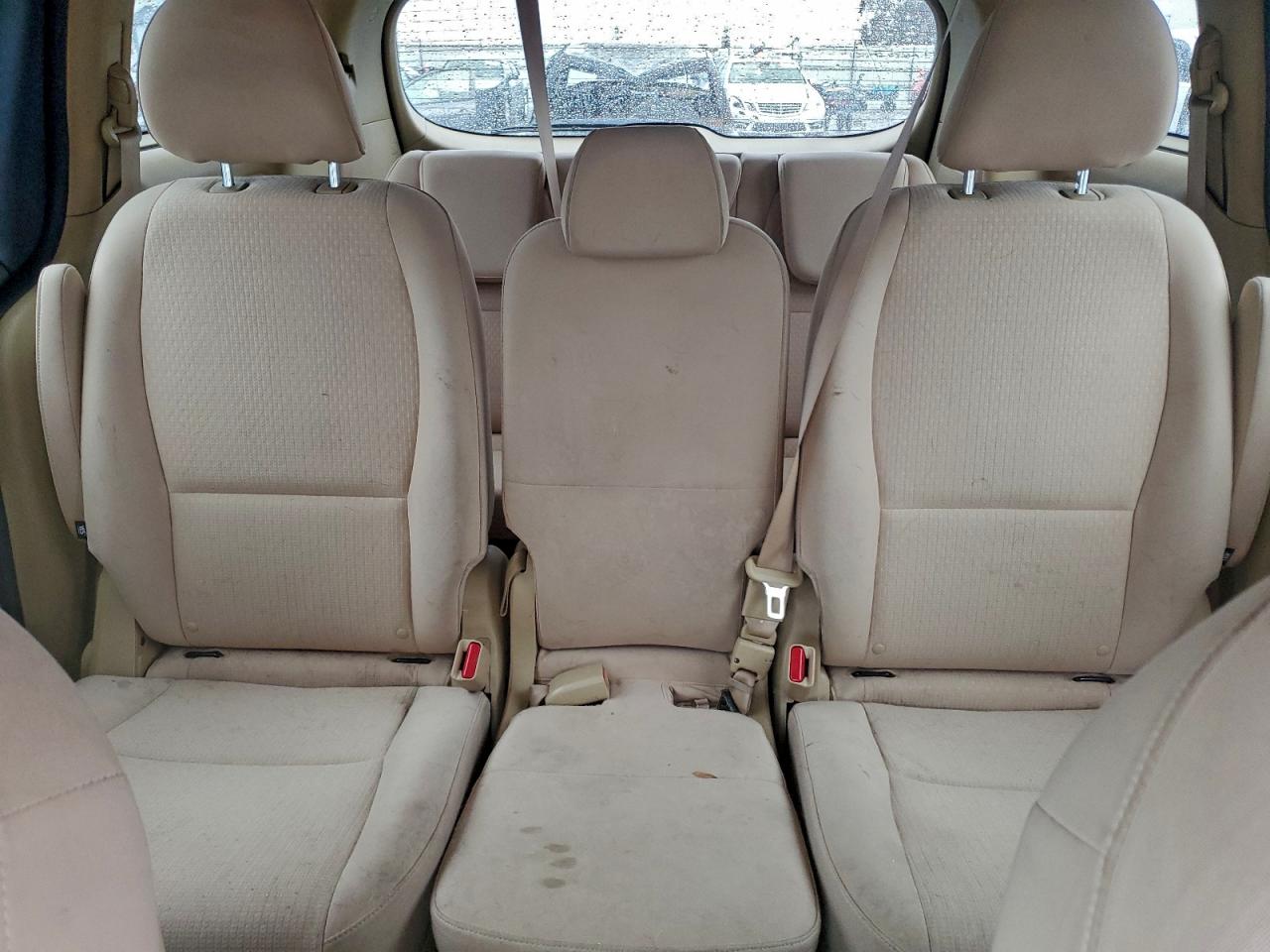 2016 KIA SEDONA LX photo 10