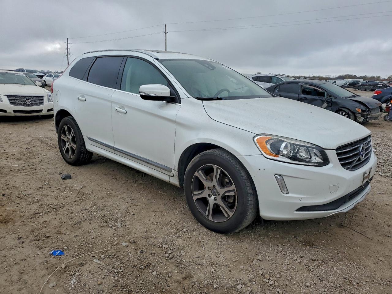 2015 VOLVO XC60 T6 PREMIER photo 4
