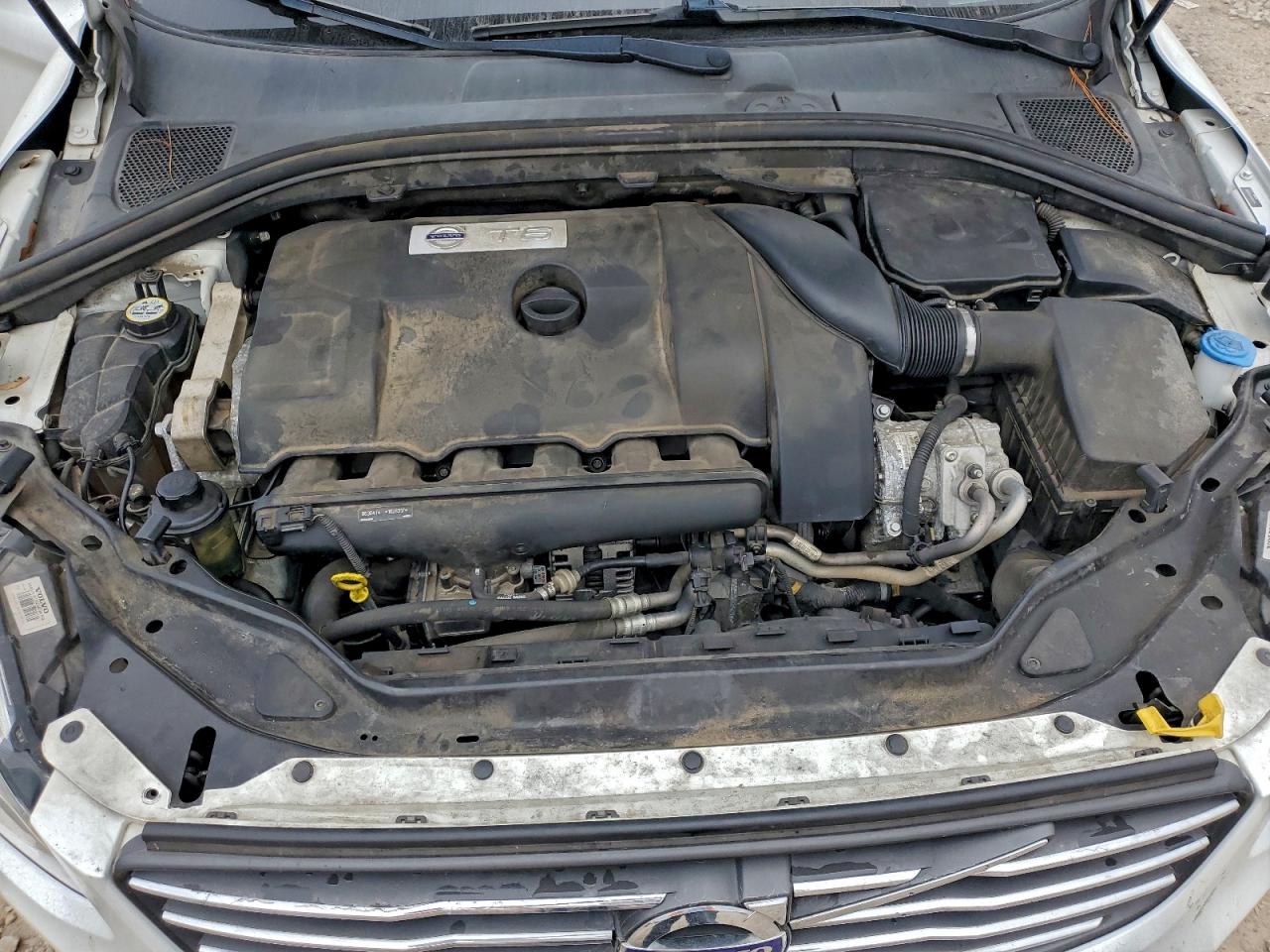 2015 VOLVO XC60 T6 PREMIER photo 11