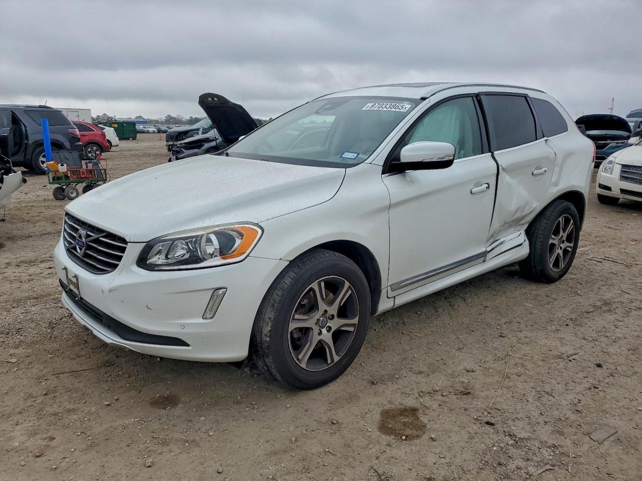 2015 VOLVO XC60