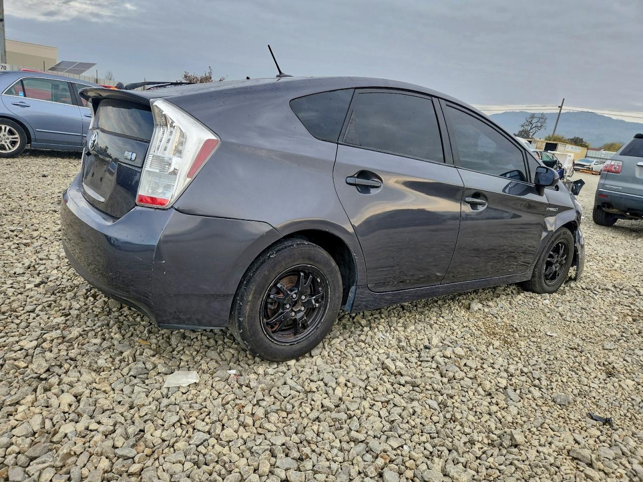 2011 TOYOTA PRIUS photo 3