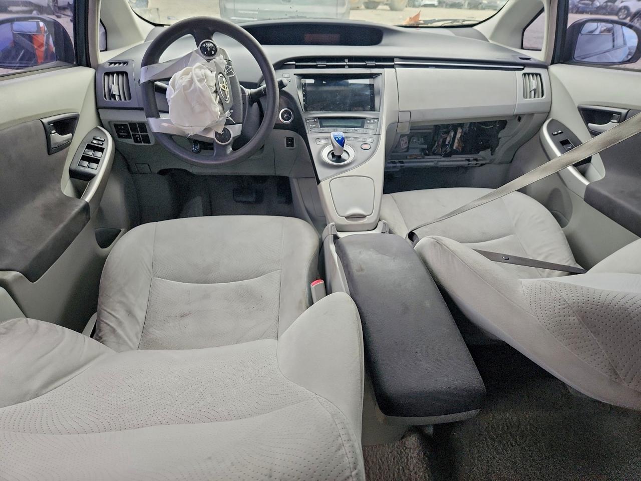 2011 TOYOTA PRIUS photo 8