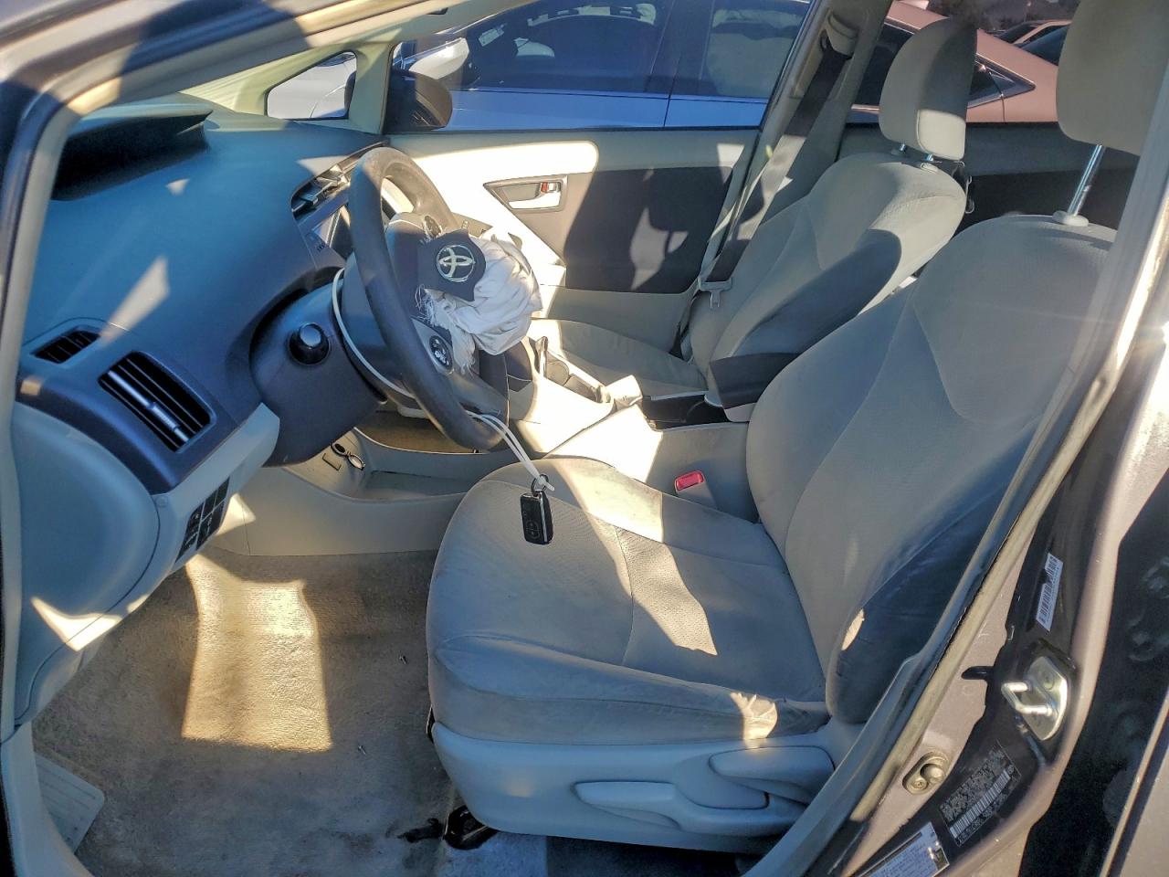 2011 TOYOTA PRIUS photo 7