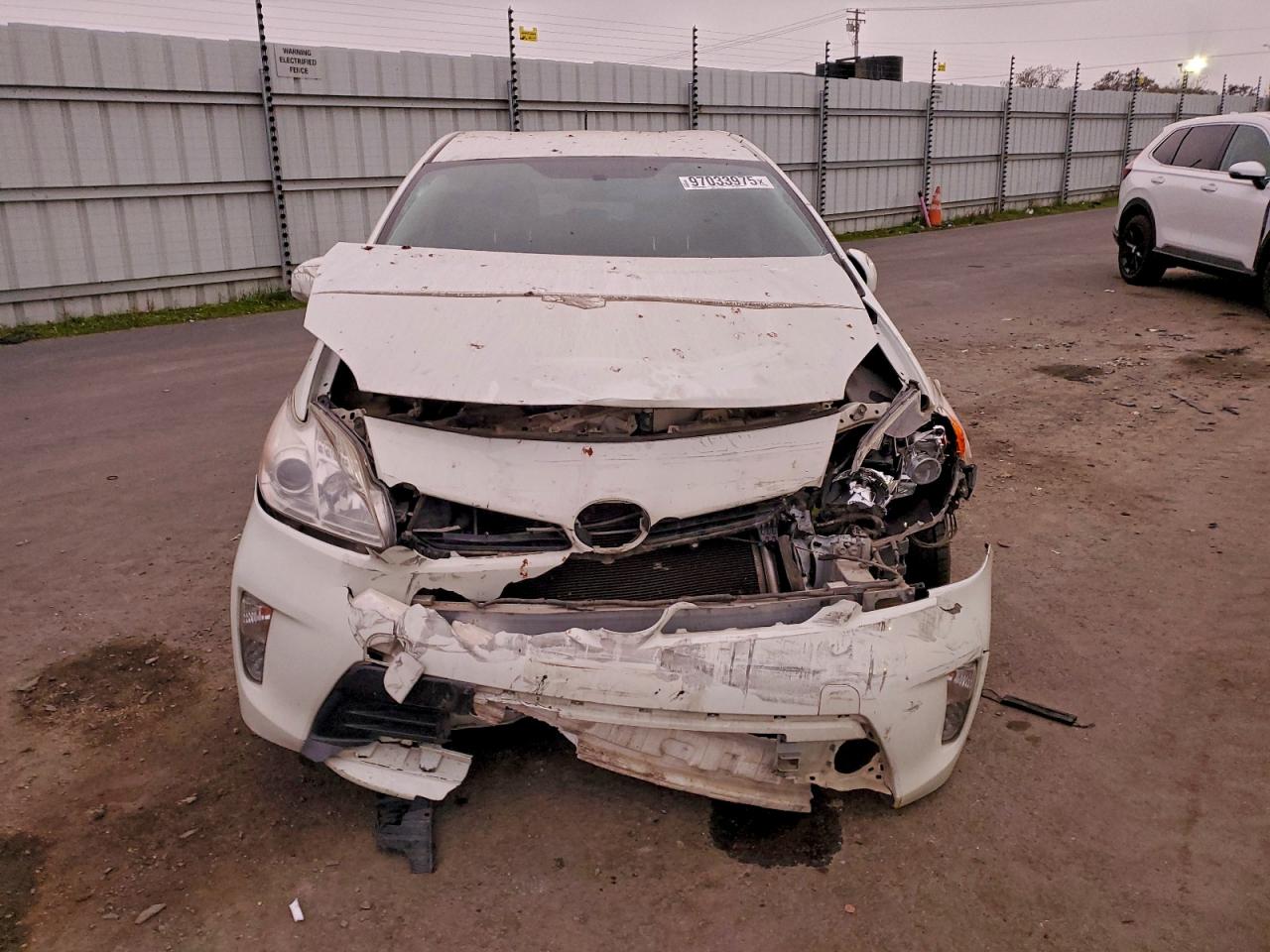 2015 TOYOTA PRIUS photo 9