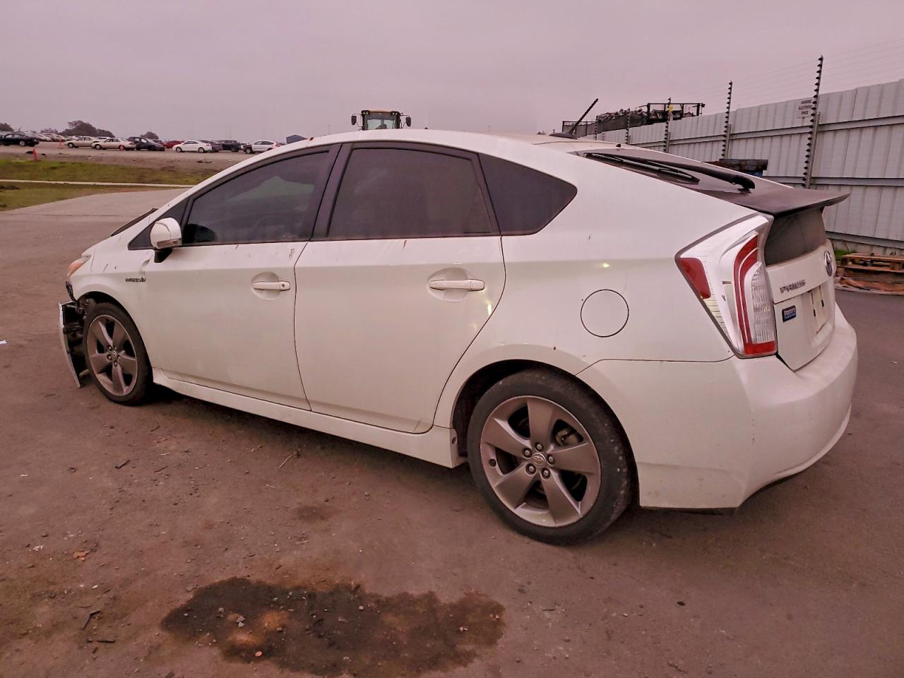 2015 TOYOTA PRIUS photo 3