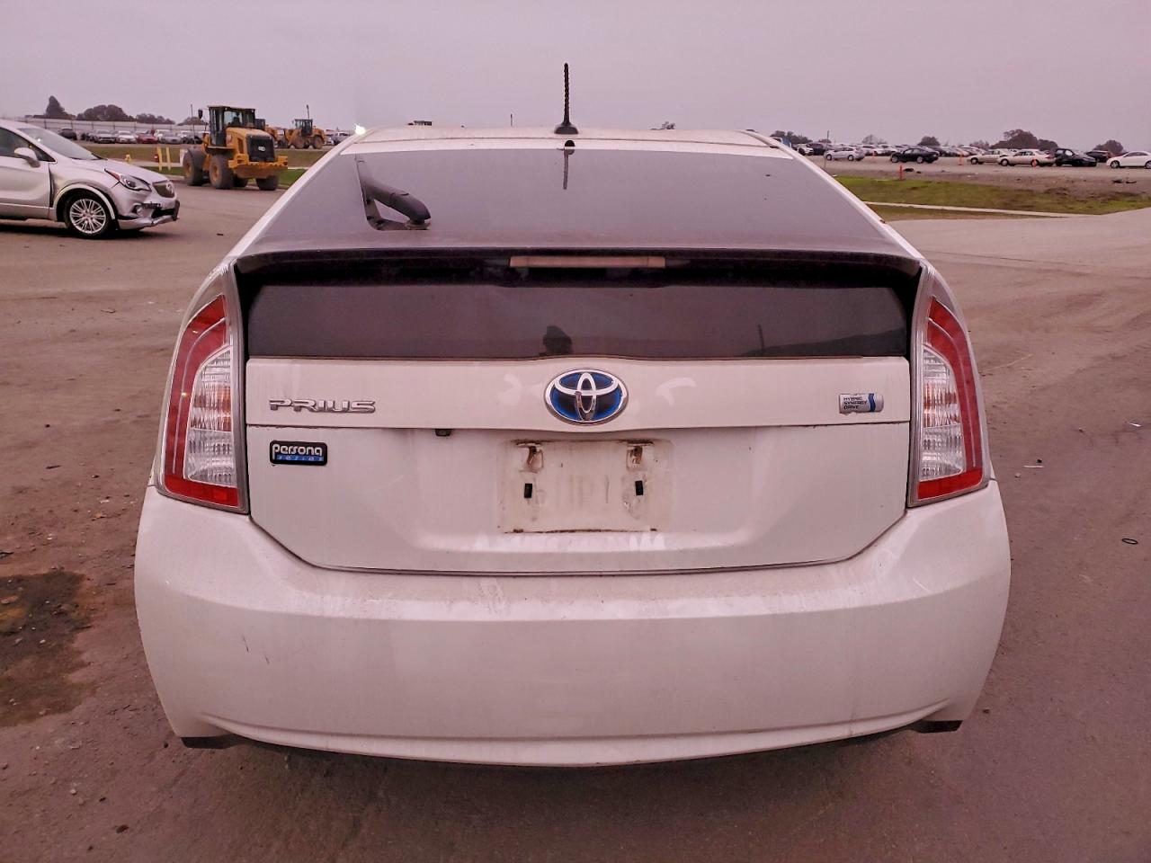 2015 TOYOTA PRIUS photo 11