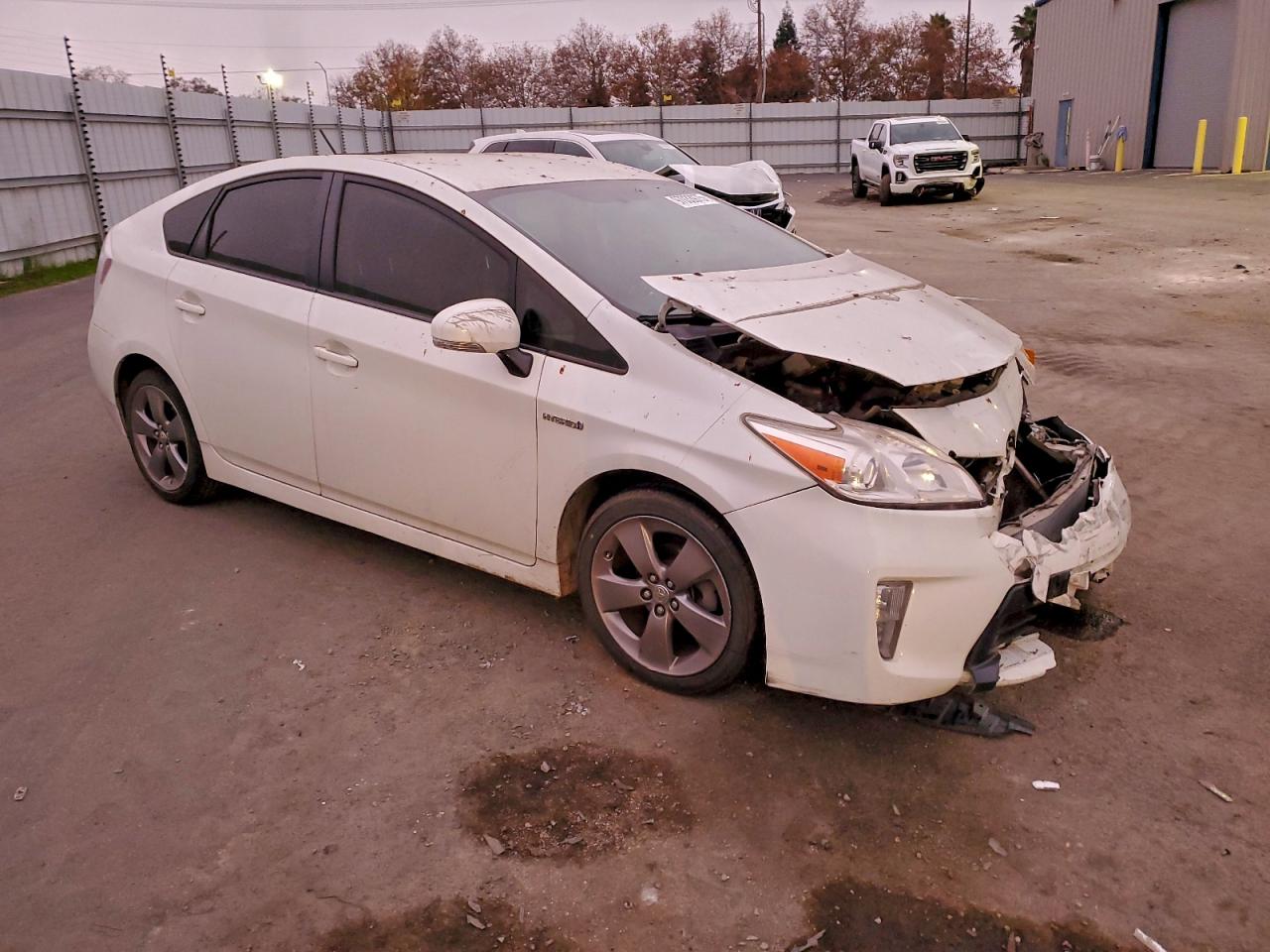 2015 TOYOTA PRIUS photo 7