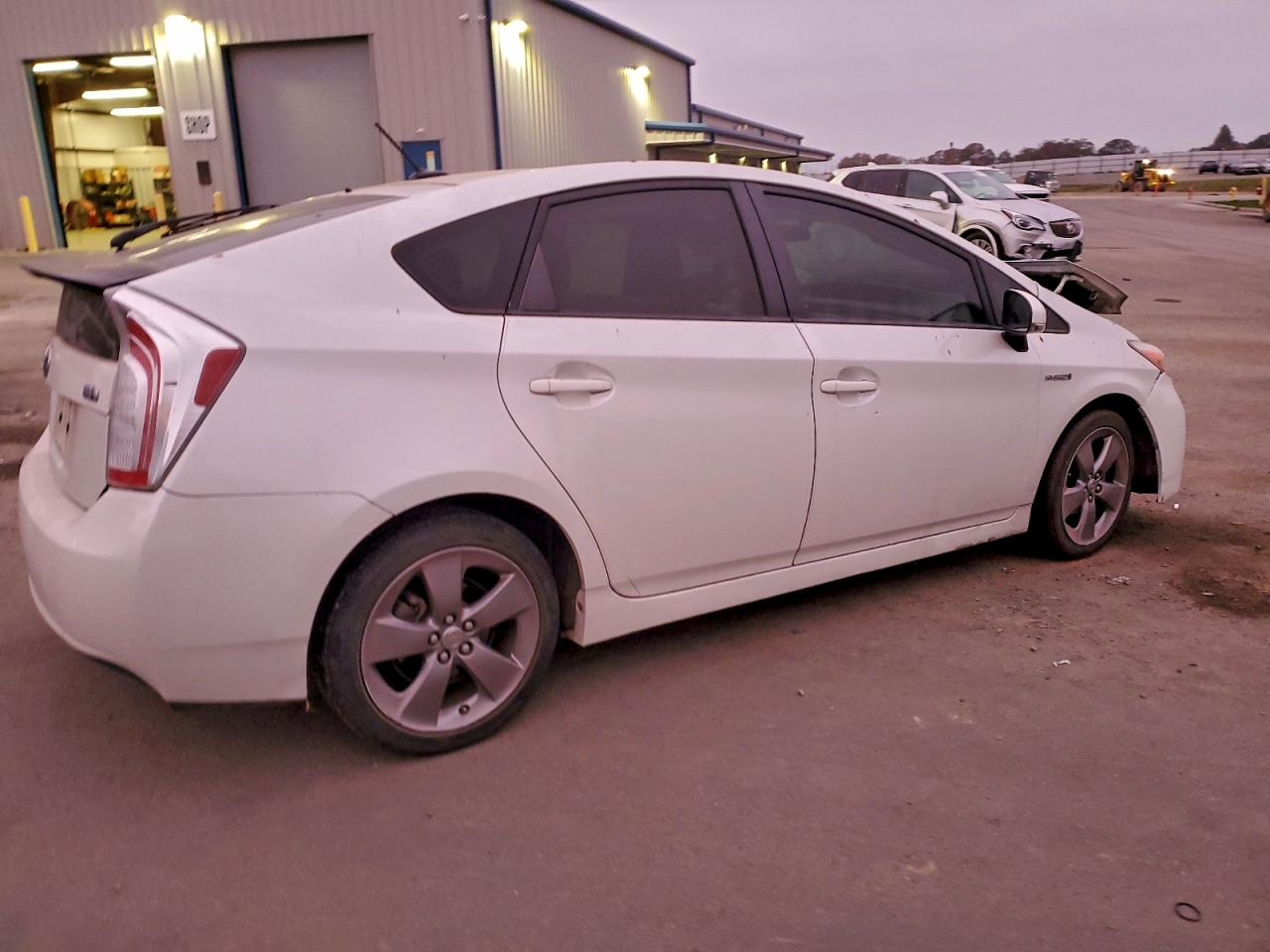 2015 TOYOTA PRIUS photo 5