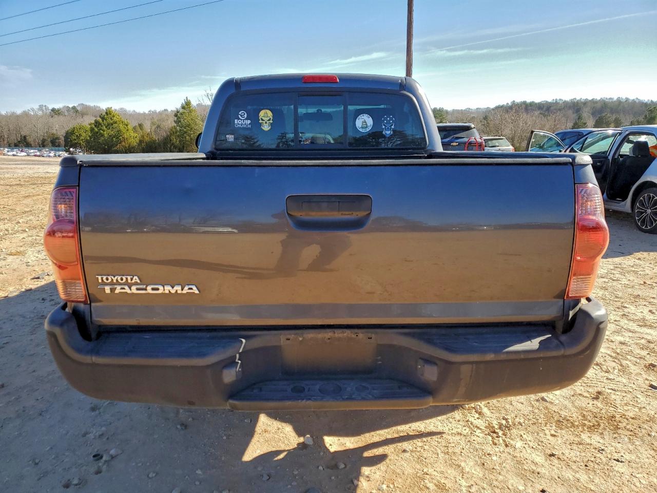 2012 TOYOTA TACOMA photo 11
