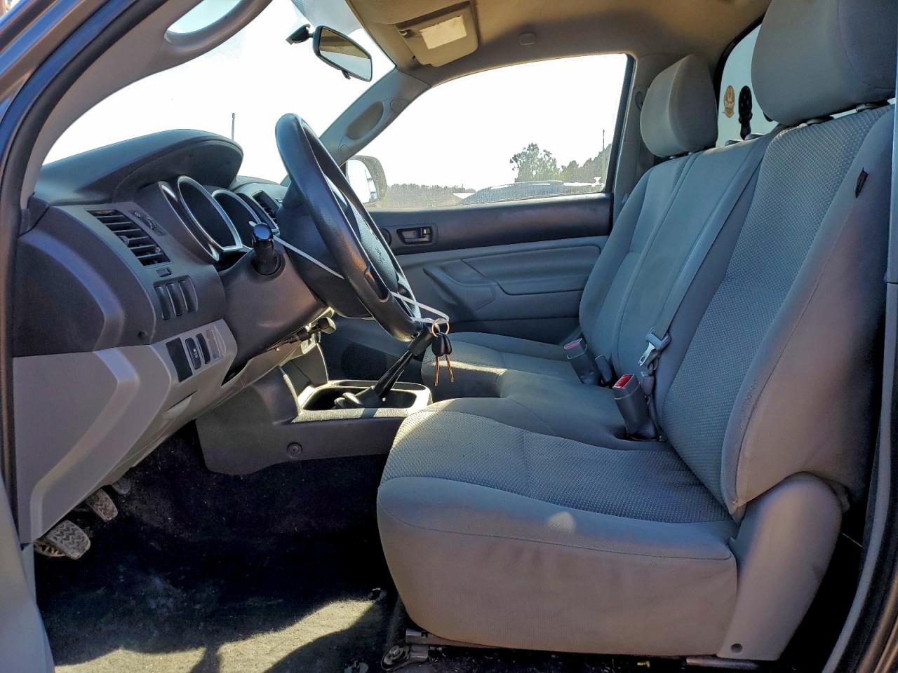 2012 TOYOTA TACOMA photo 13