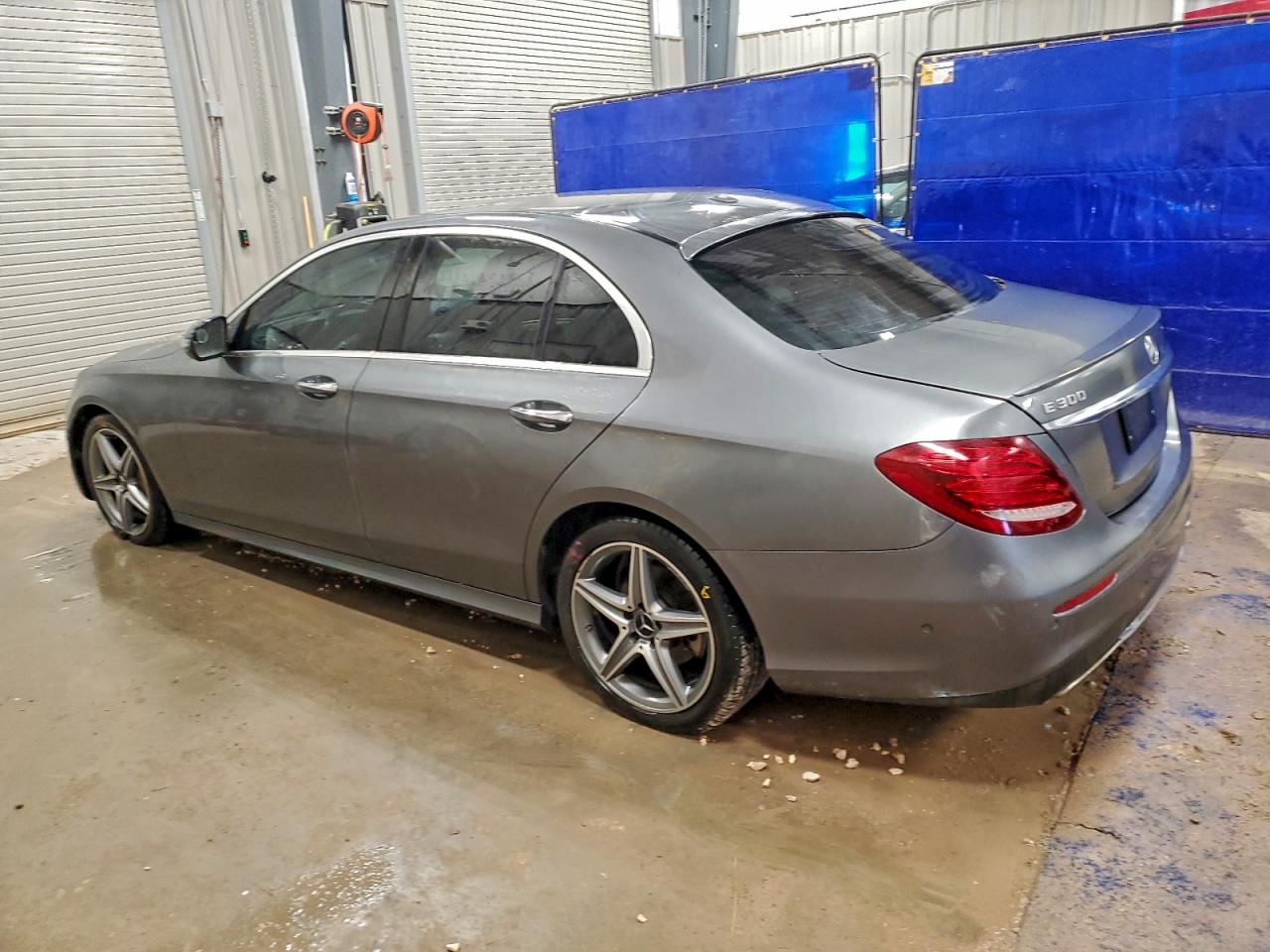 2017 MERCEDES-BENZ E 300 4MATIC photo 3