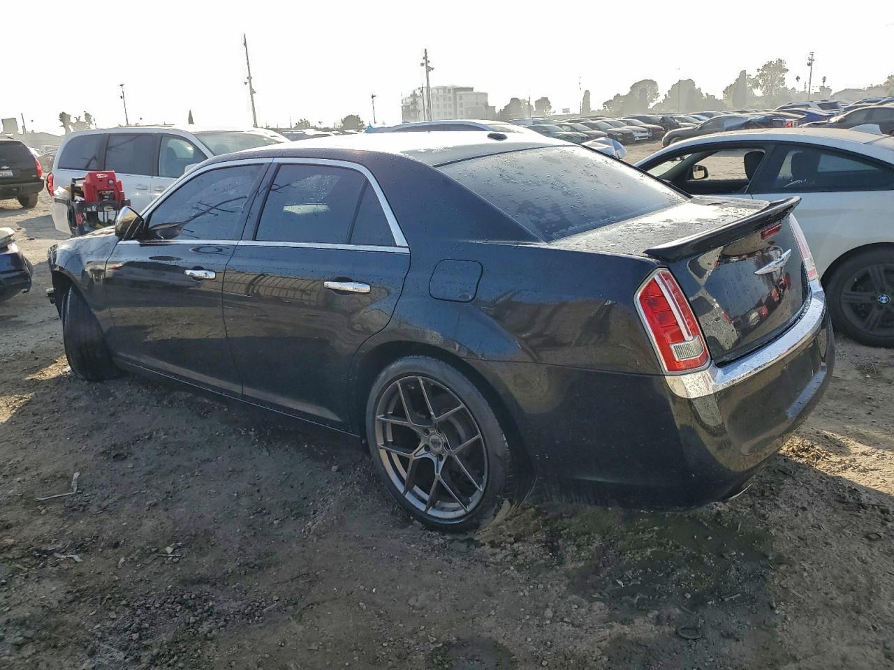 2013 CHRYSLER 300C photo 2