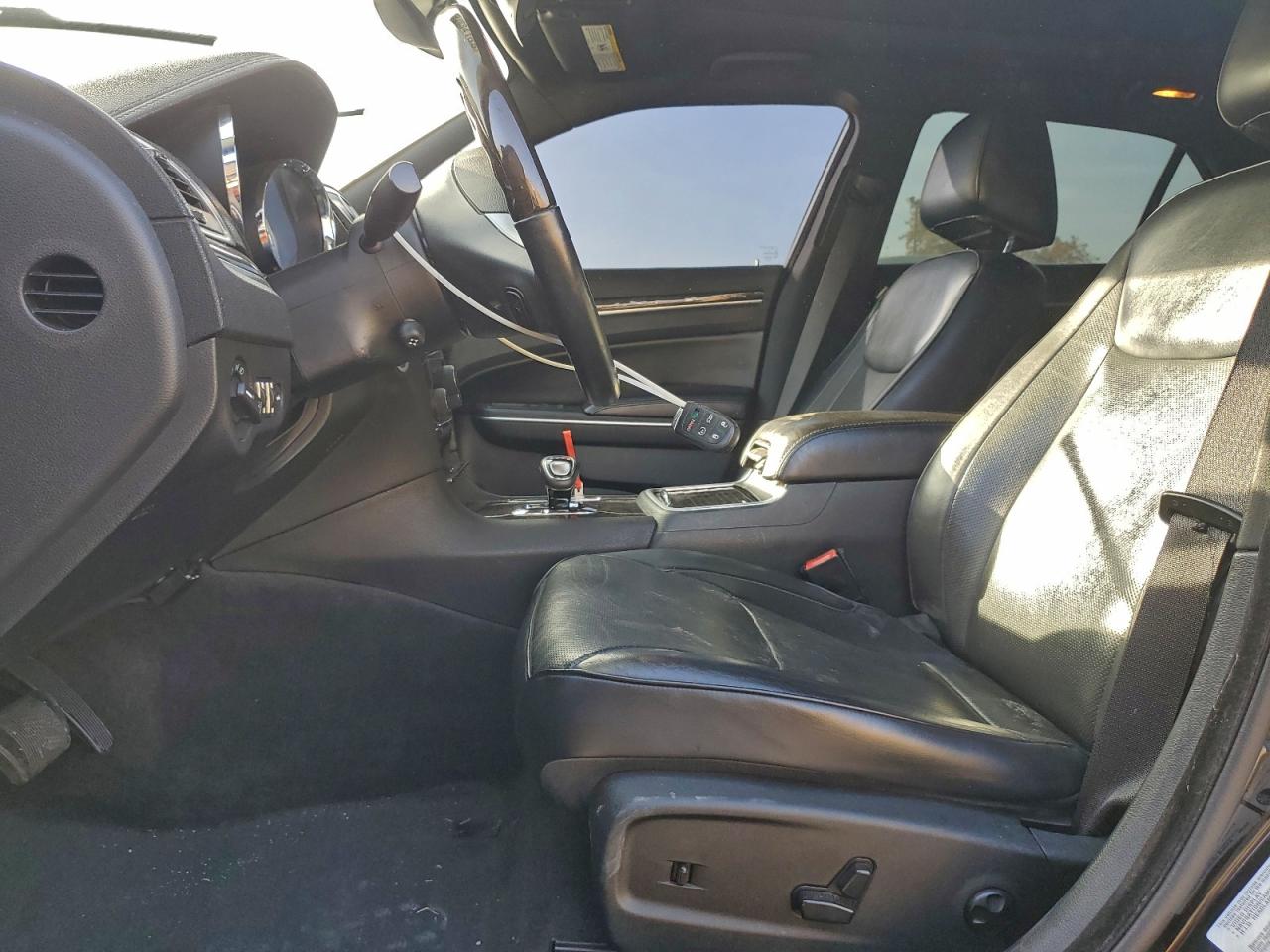 2013 CHRYSLER 300C photo 7