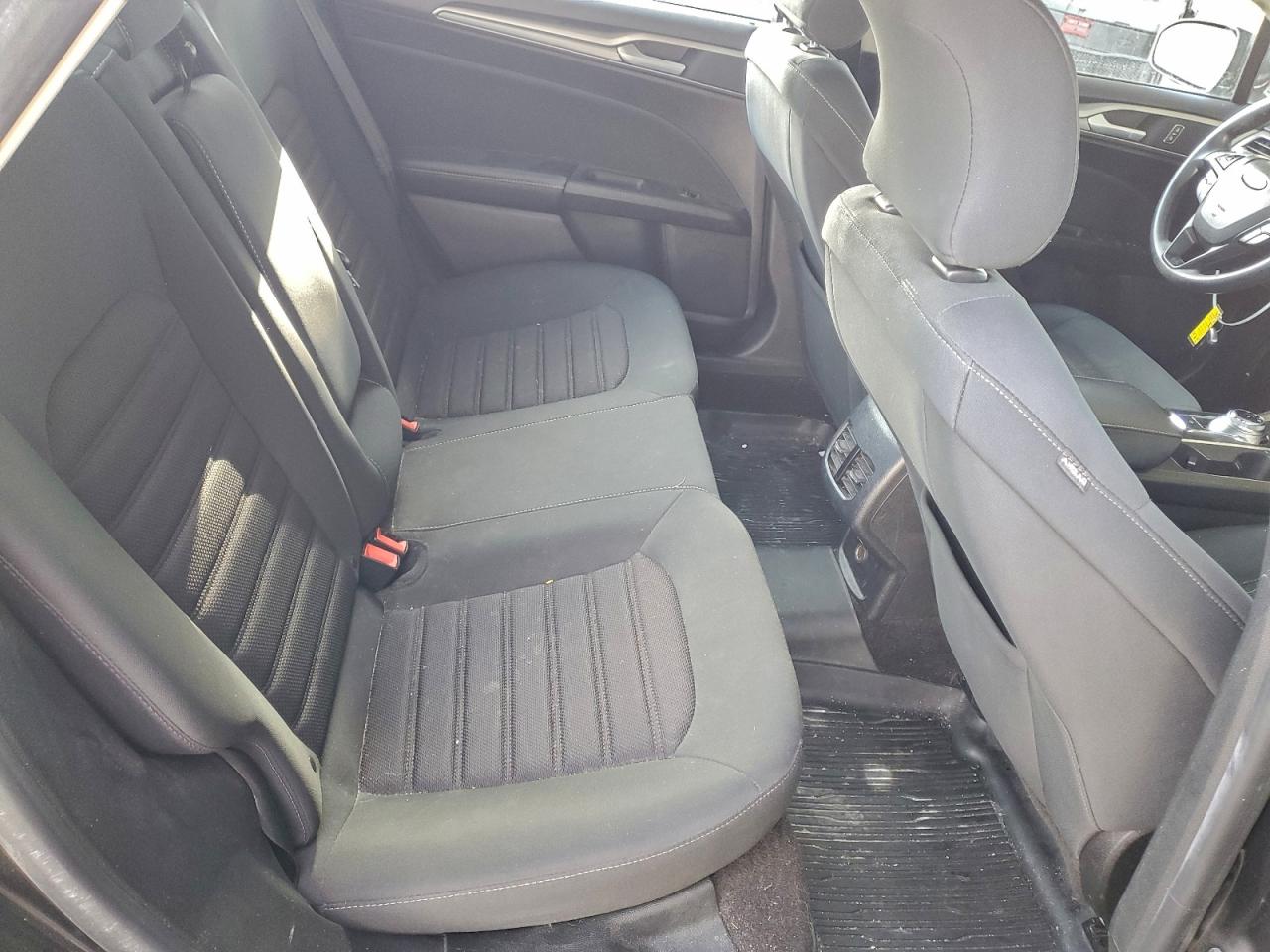 2019 FORD FUSION SE photo 19