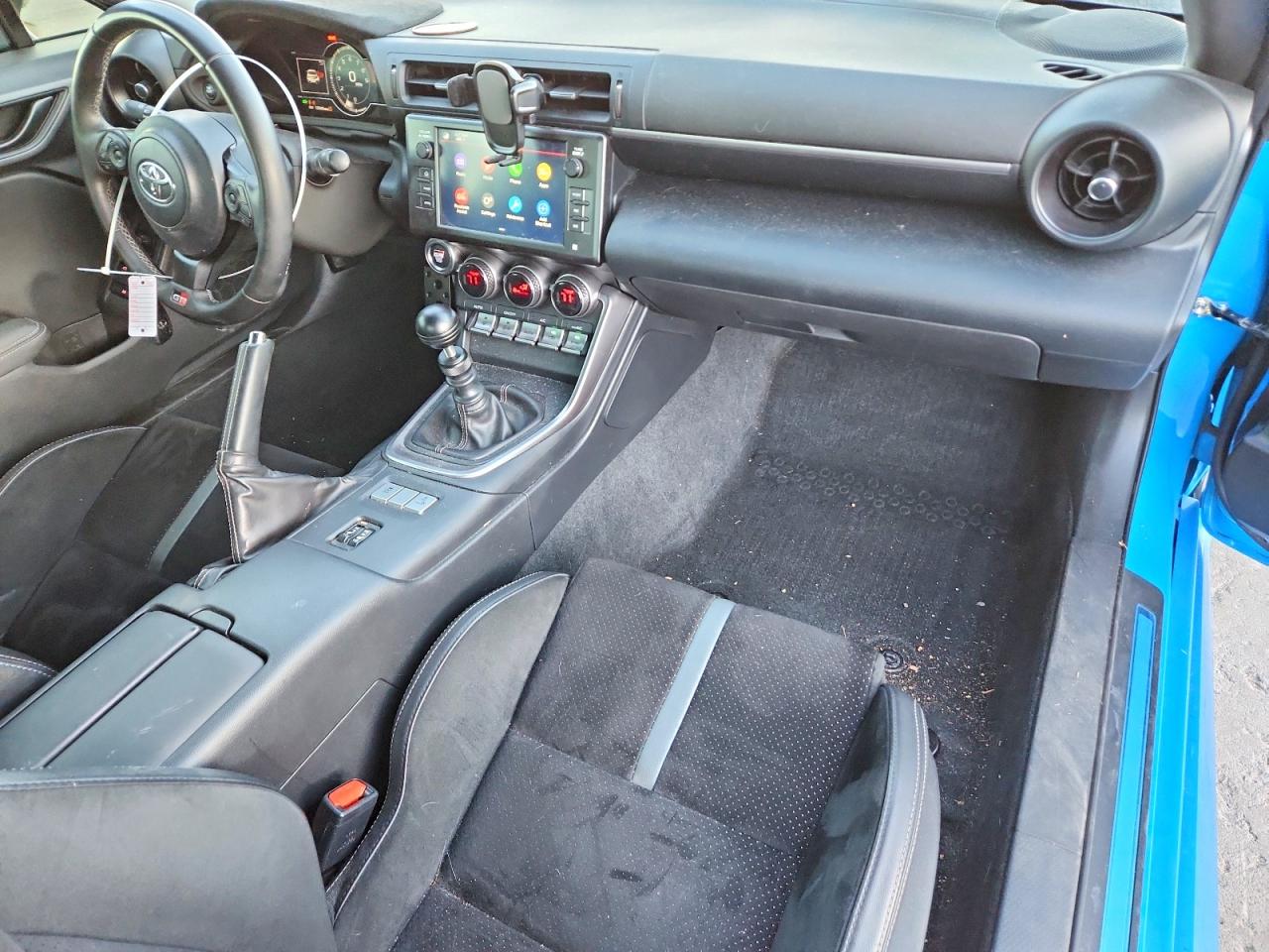 2023 TOYOTA GR 86 PREMIUM photo 8