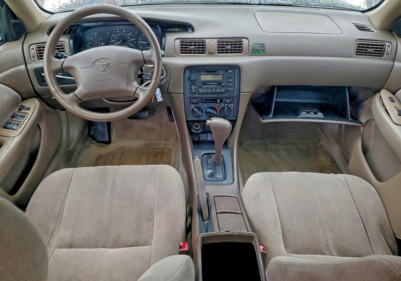 1999 TOYOTA CAMRY LE photo 15
