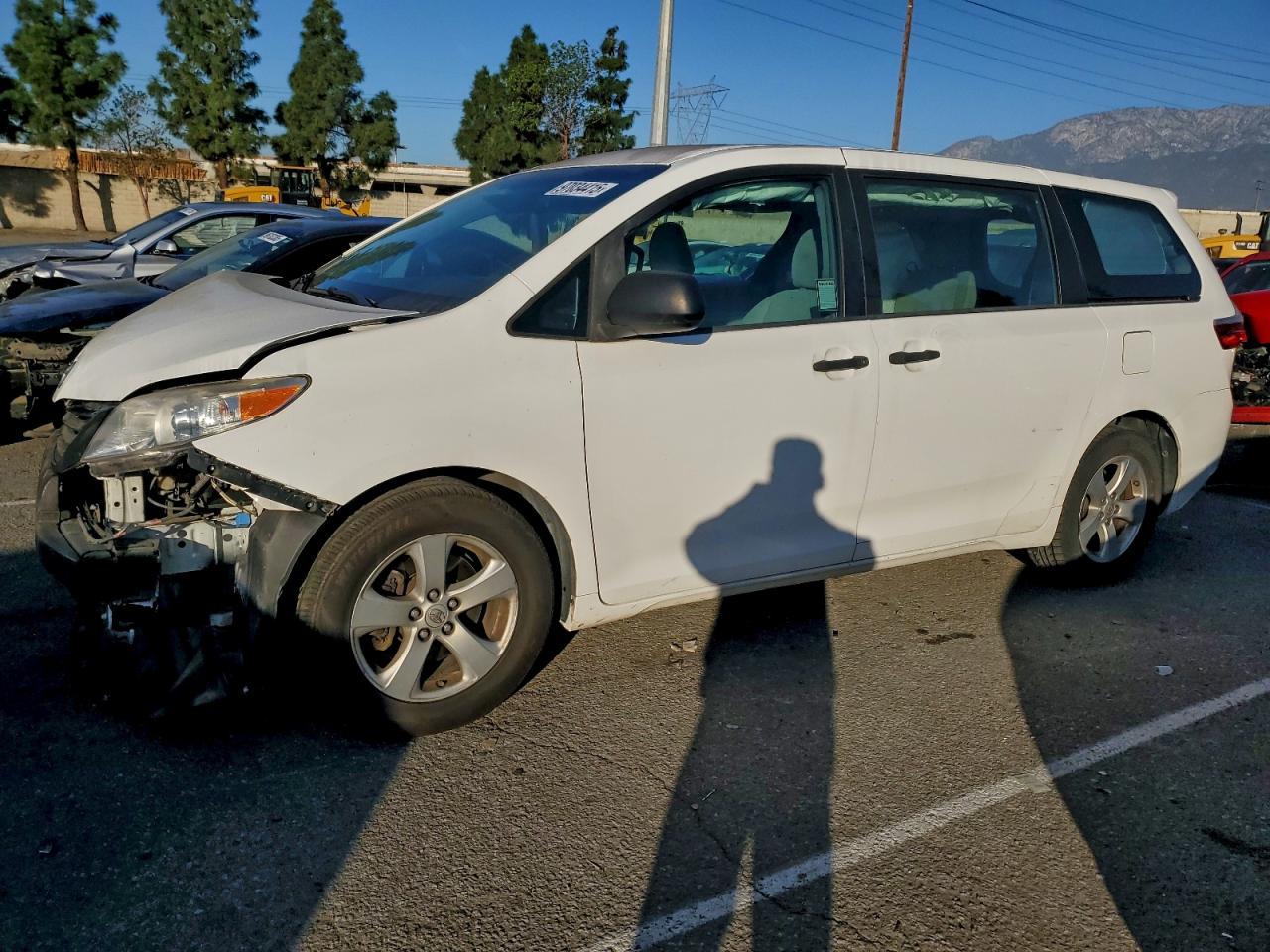 2015 TOYOTA SIENNA