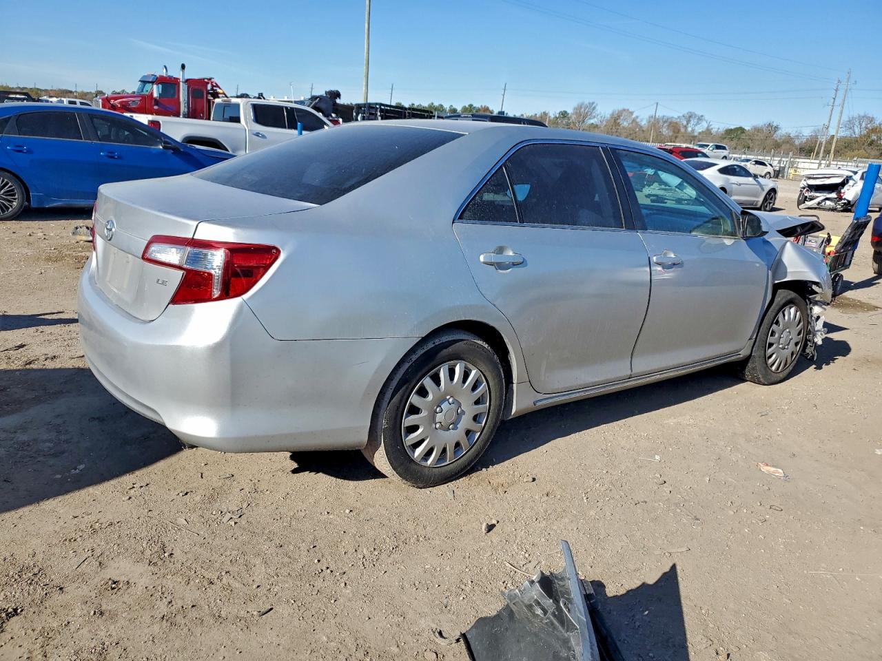 2014 TOYOTA CAMRY L photo 5