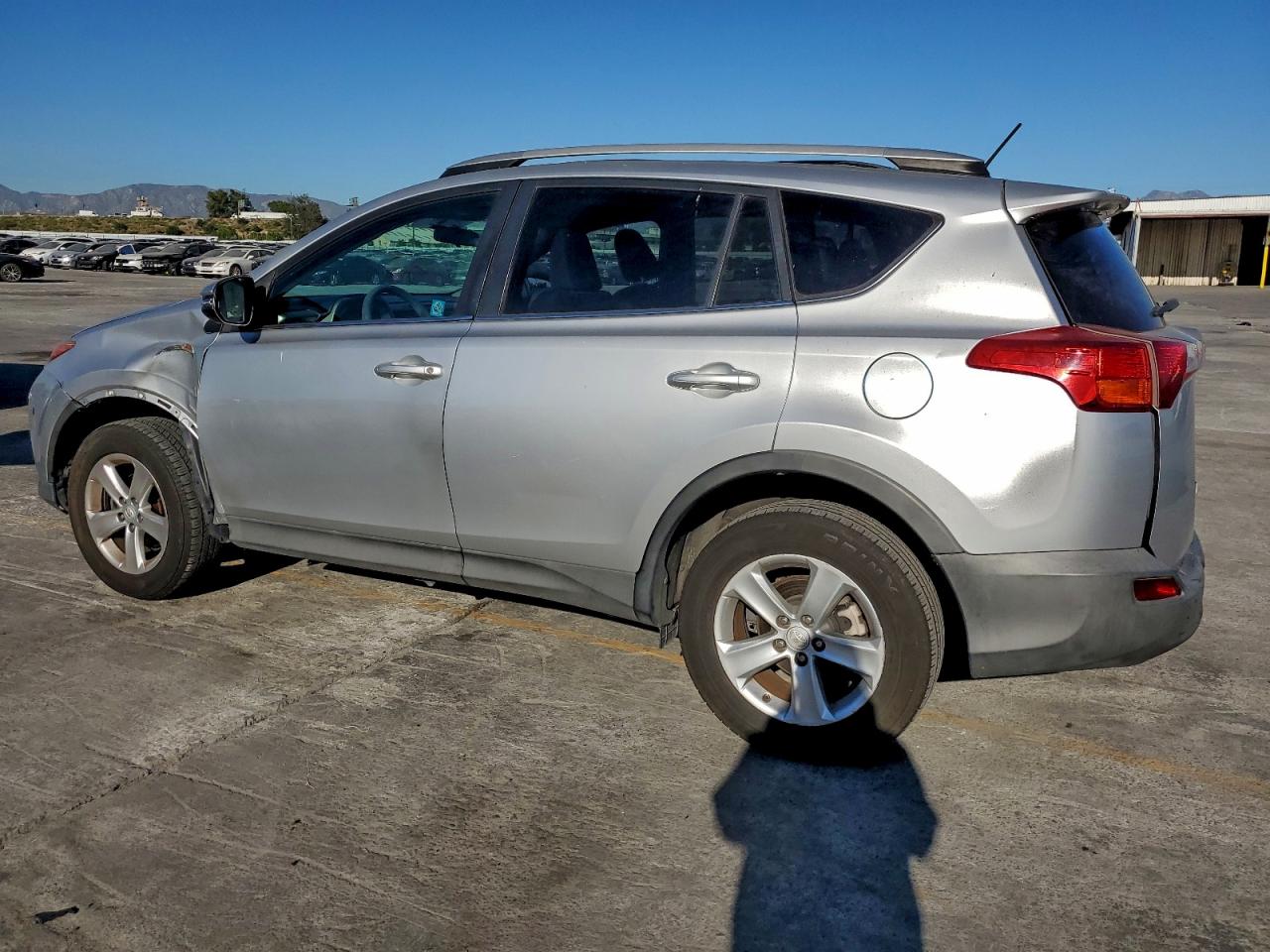 2014 TOYOTA RAV4 XLE photo 2