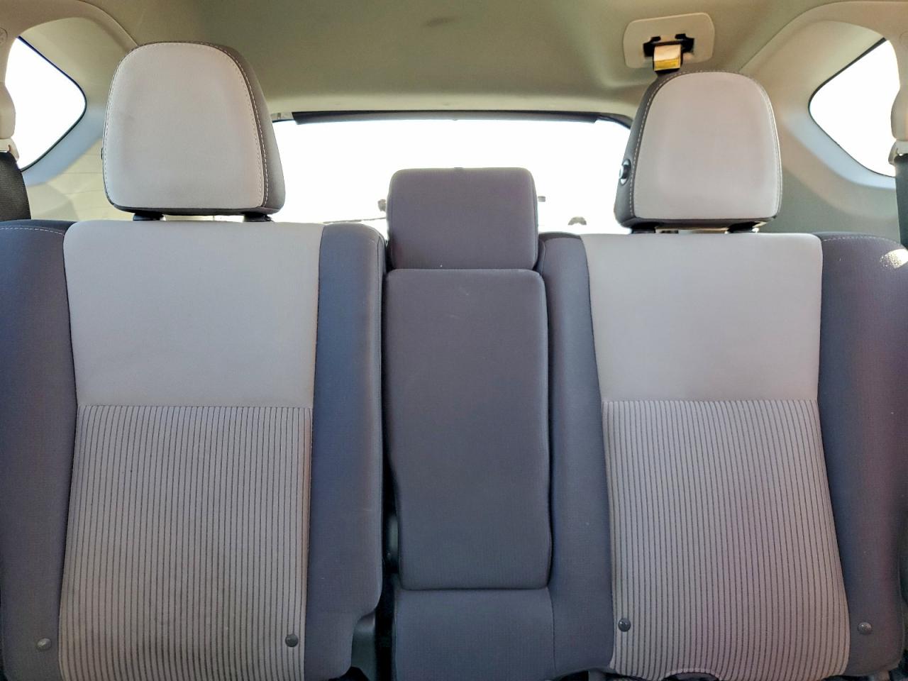 2014 TOYOTA RAV4 XLE photo 10