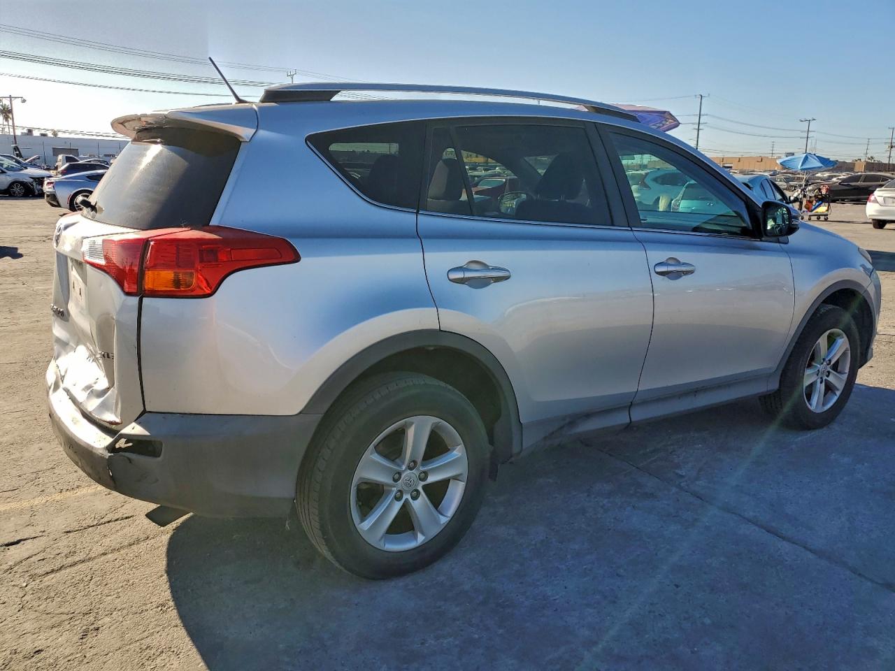 2014 TOYOTA RAV4 XLE photo 3