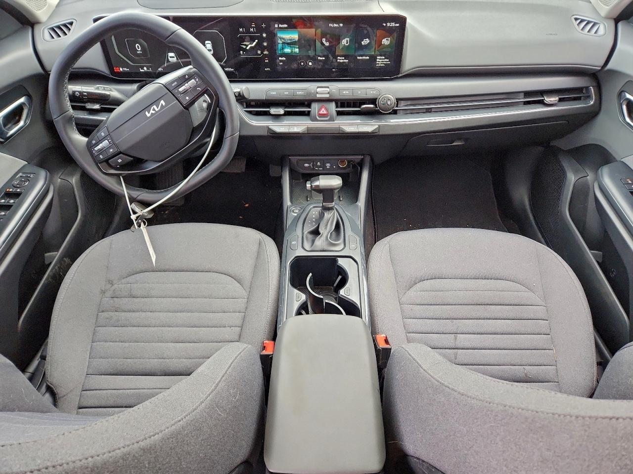 2025 KIA K4 EX photo 8