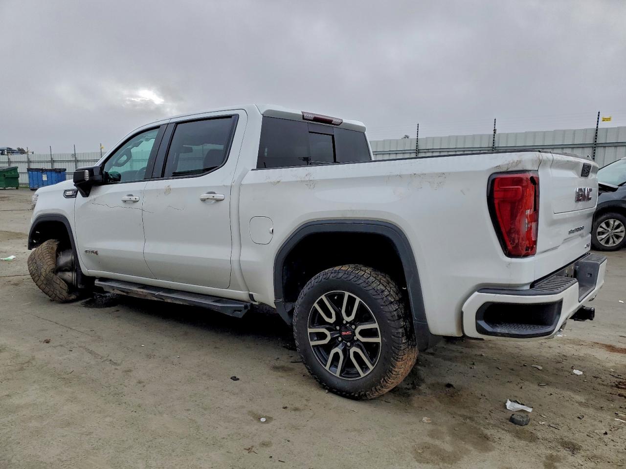 2021 GMC SIERRA K1500 AT4 photo 2