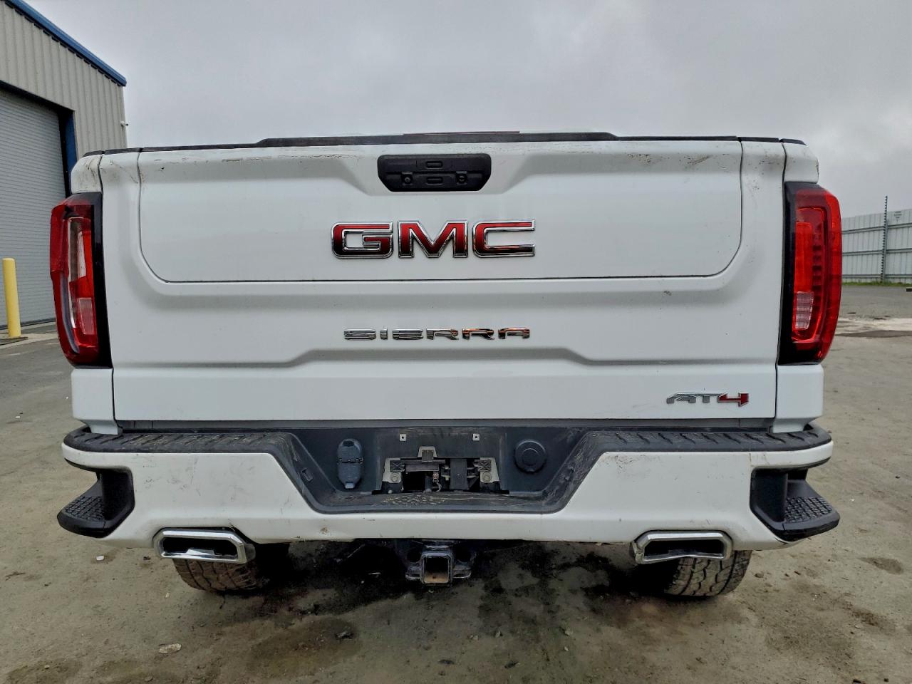 2021 GMC SIERRA K1500 AT4 photo 6