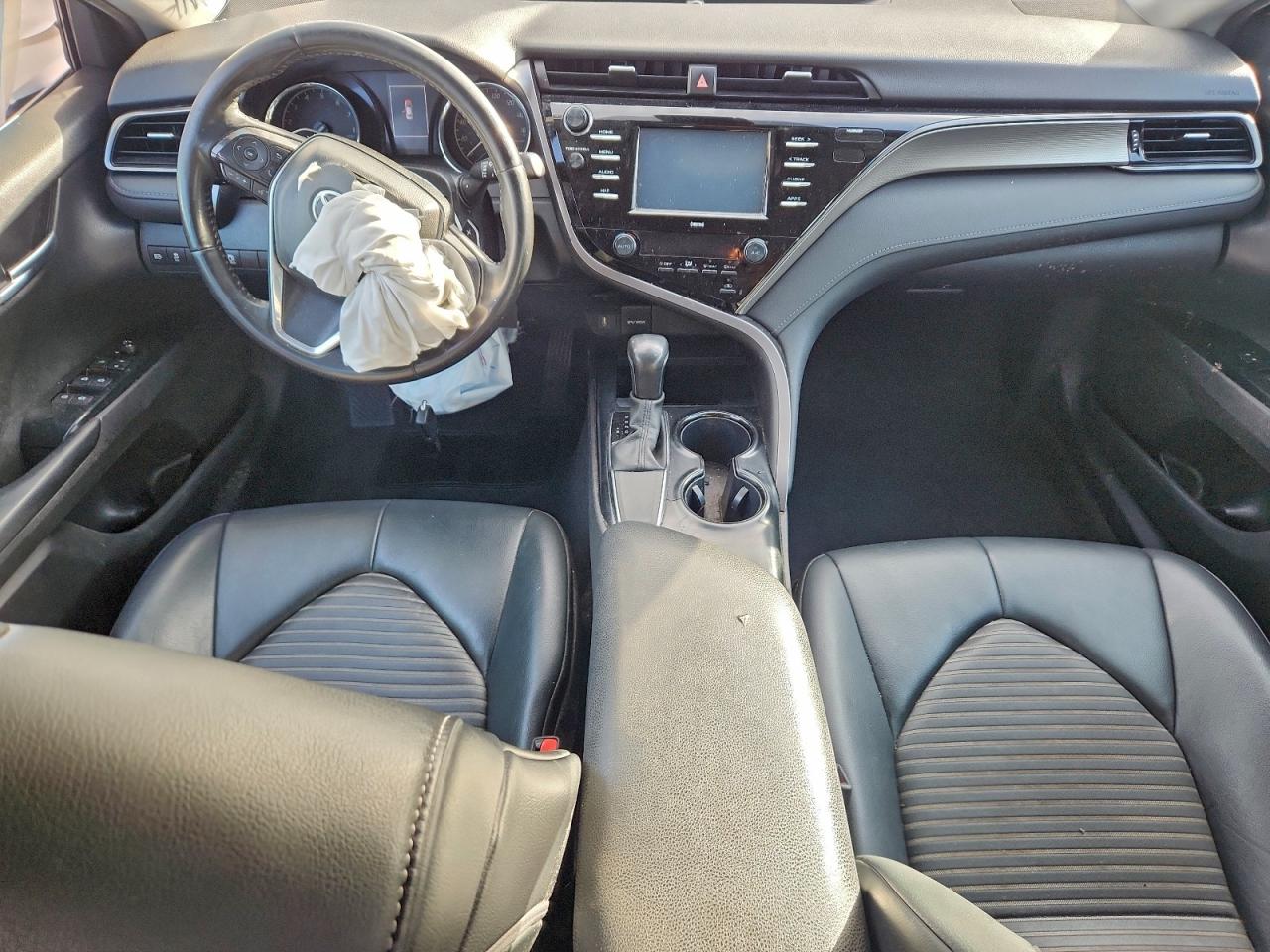 2020 TOYOTA CAMRY SE photo 15