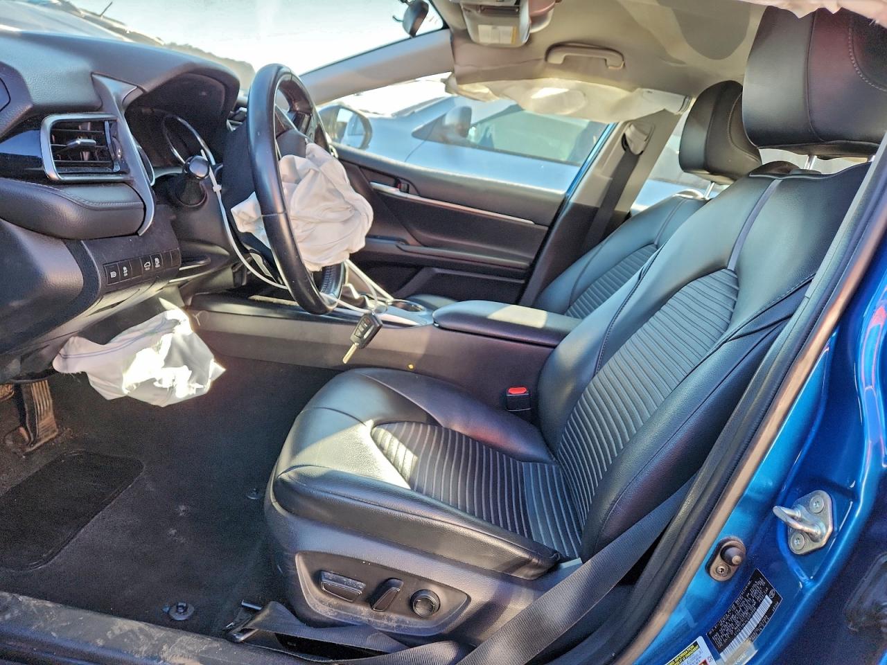 2020 TOYOTA CAMRY SE photo 13