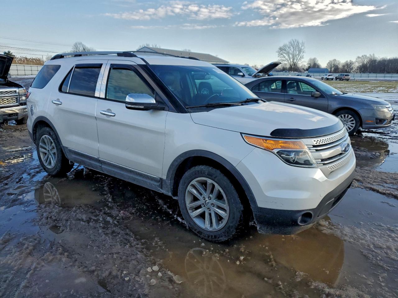 2014 FORD EXPLORER XLT photo 4
