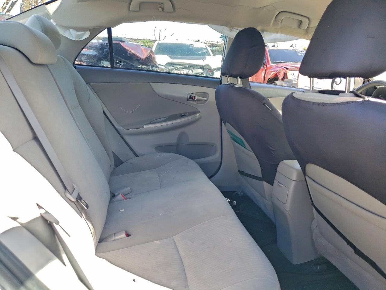 2010 TOYOTA COROLLA BASE photo 10