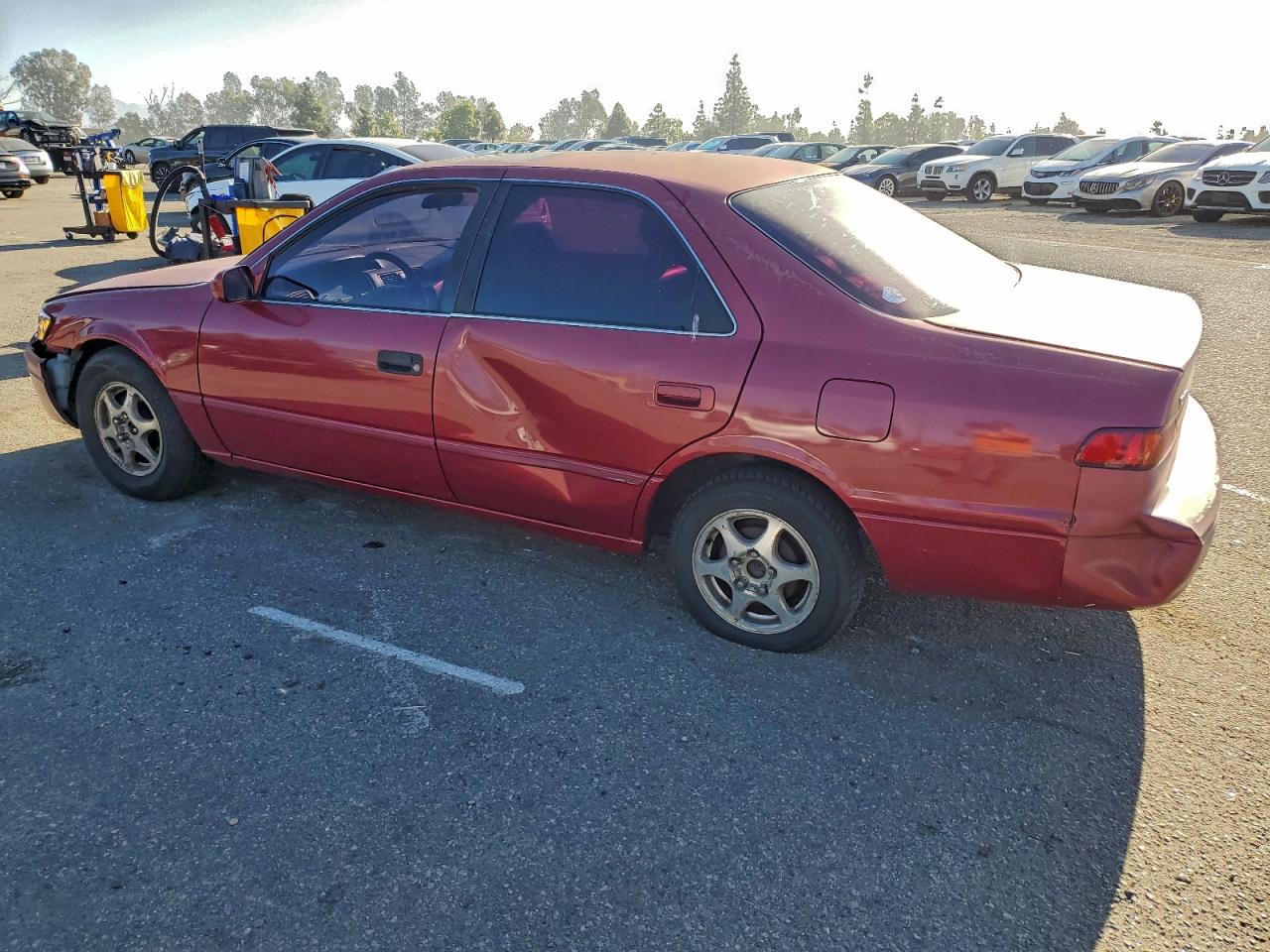 1997 TOYOTA CAMRY LE photo 3