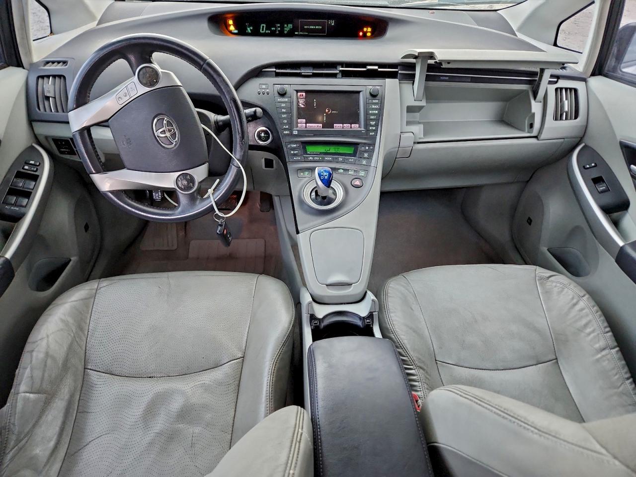 2010 TOYOTA PRIUS photo 15