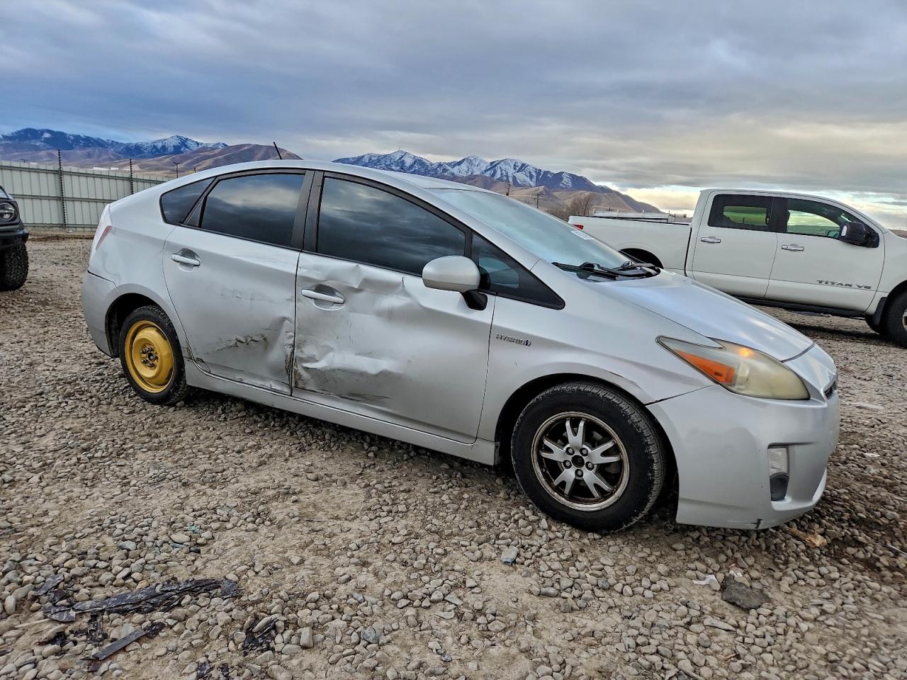 2010 TOYOTA PRIUS photo 7