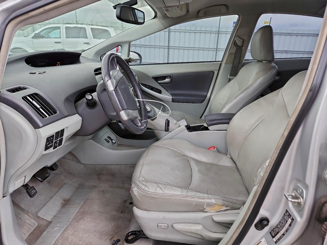 2010 TOYOTA PRIUS photo 13