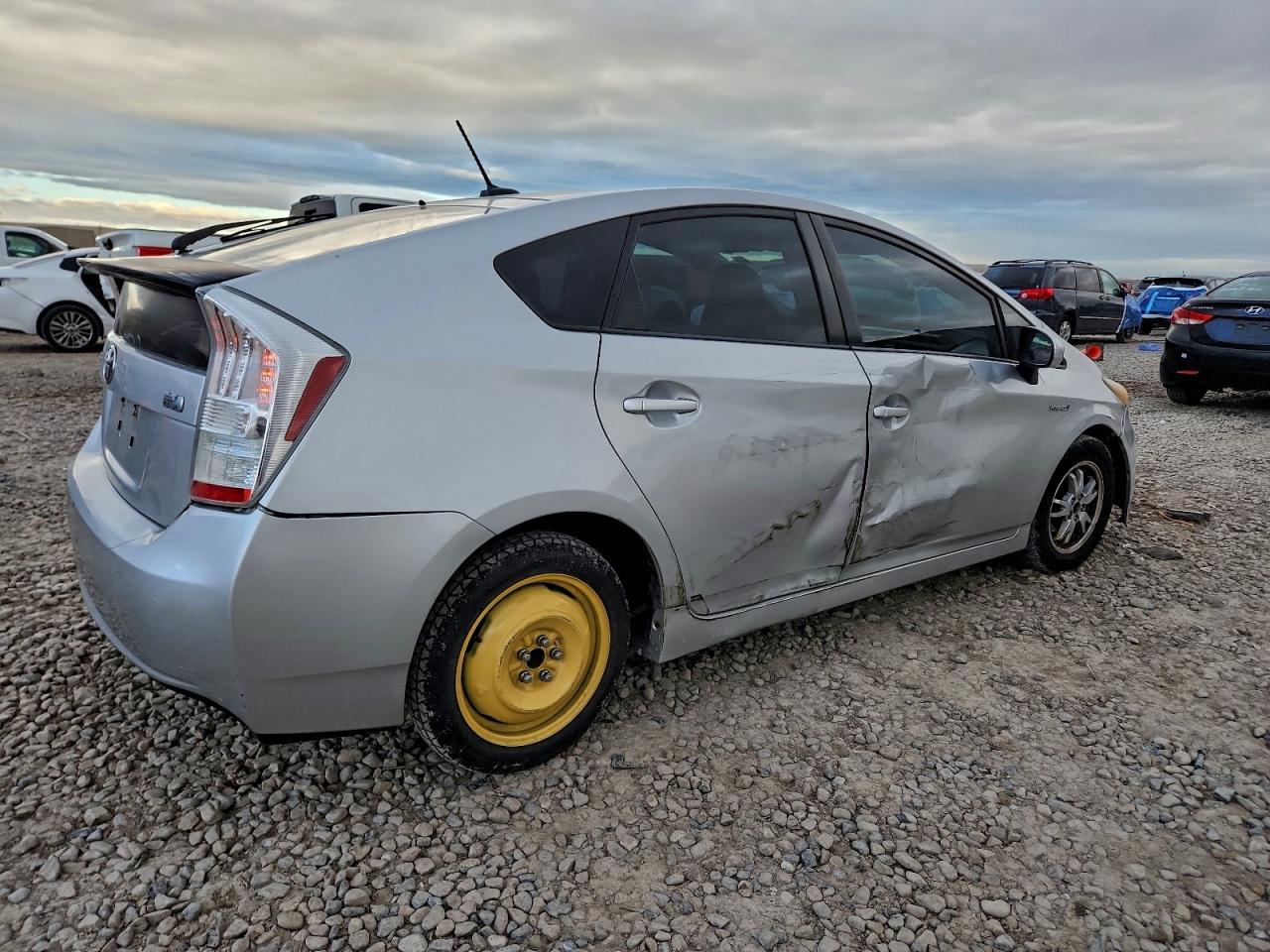 2010 TOYOTA PRIUS photo 5