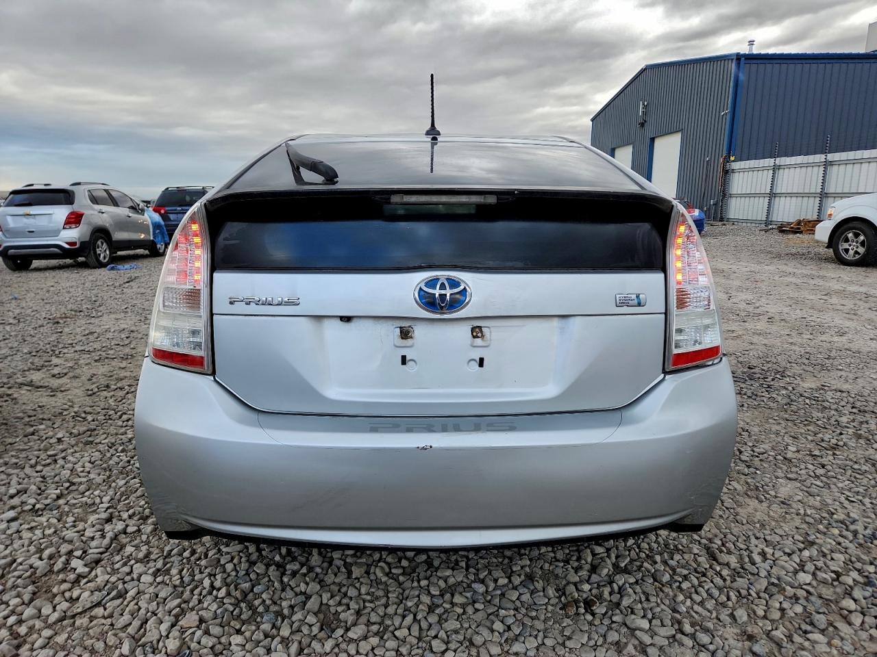 2010 TOYOTA PRIUS photo 11