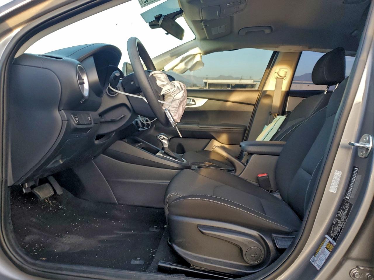 2024 KIA FORTE LXS photo 19
