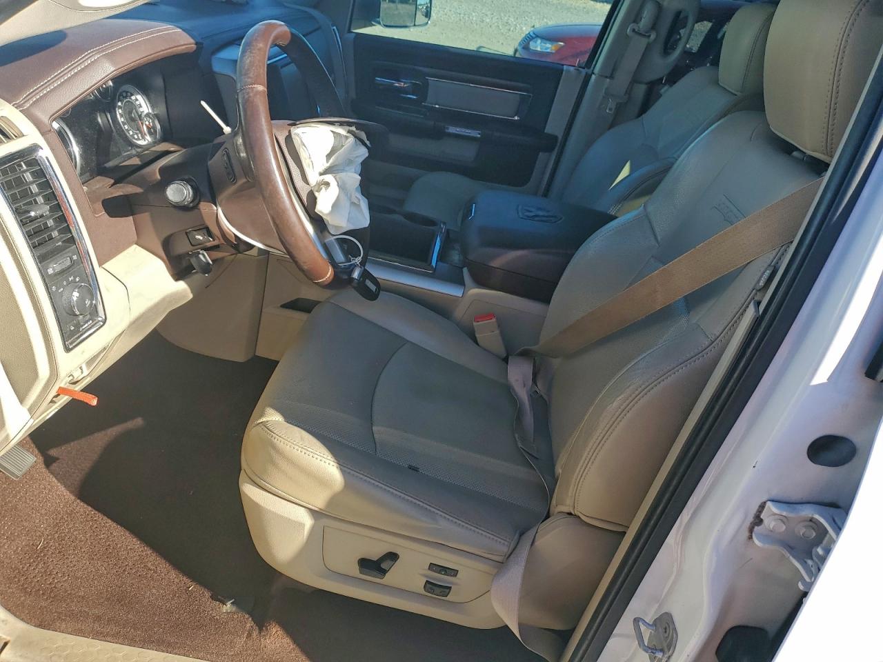 2014 RAM 1500 LARAMIE photo 13