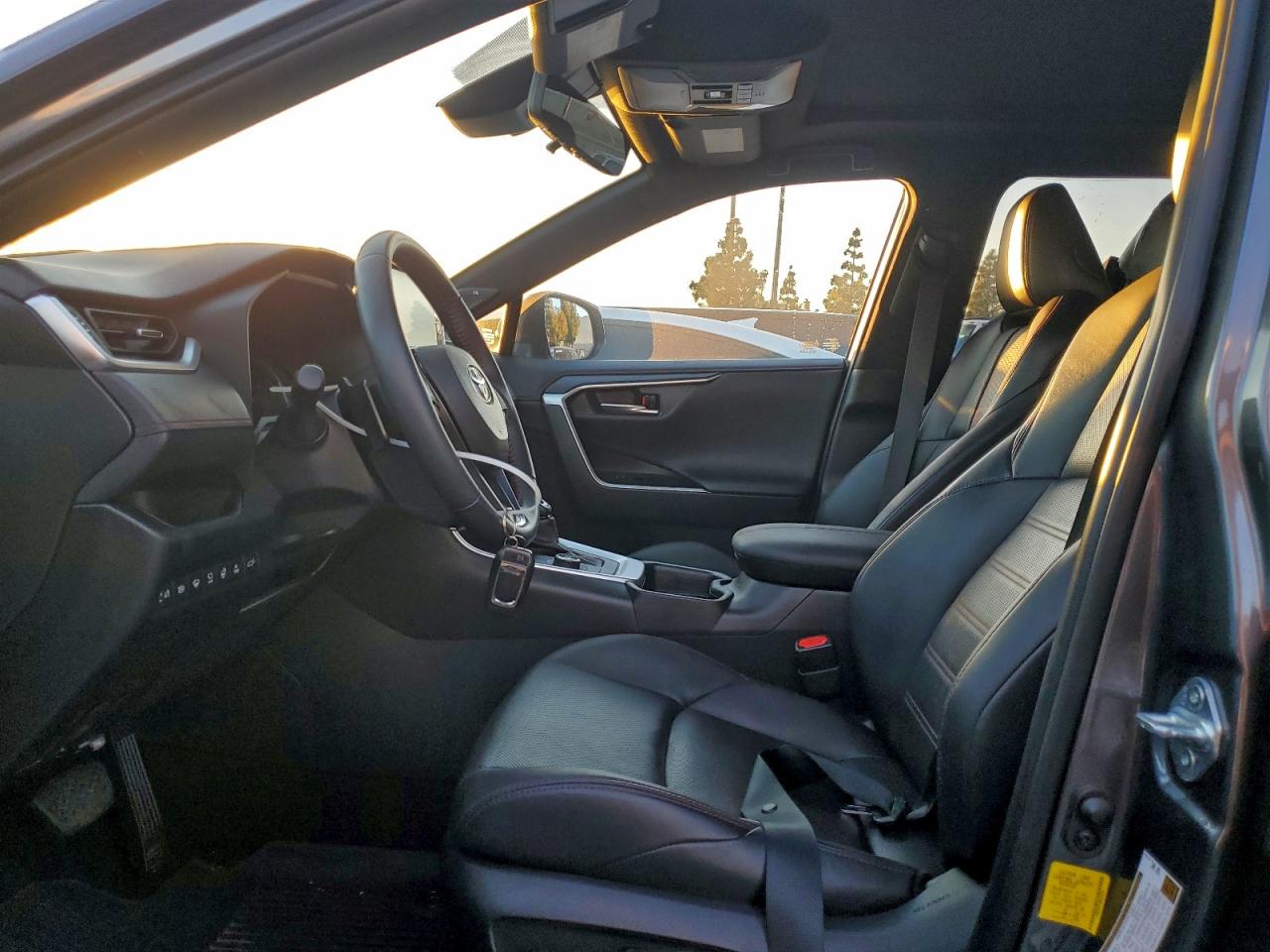 2021 TOYOTA RAV4 PRIME XSE photo 13