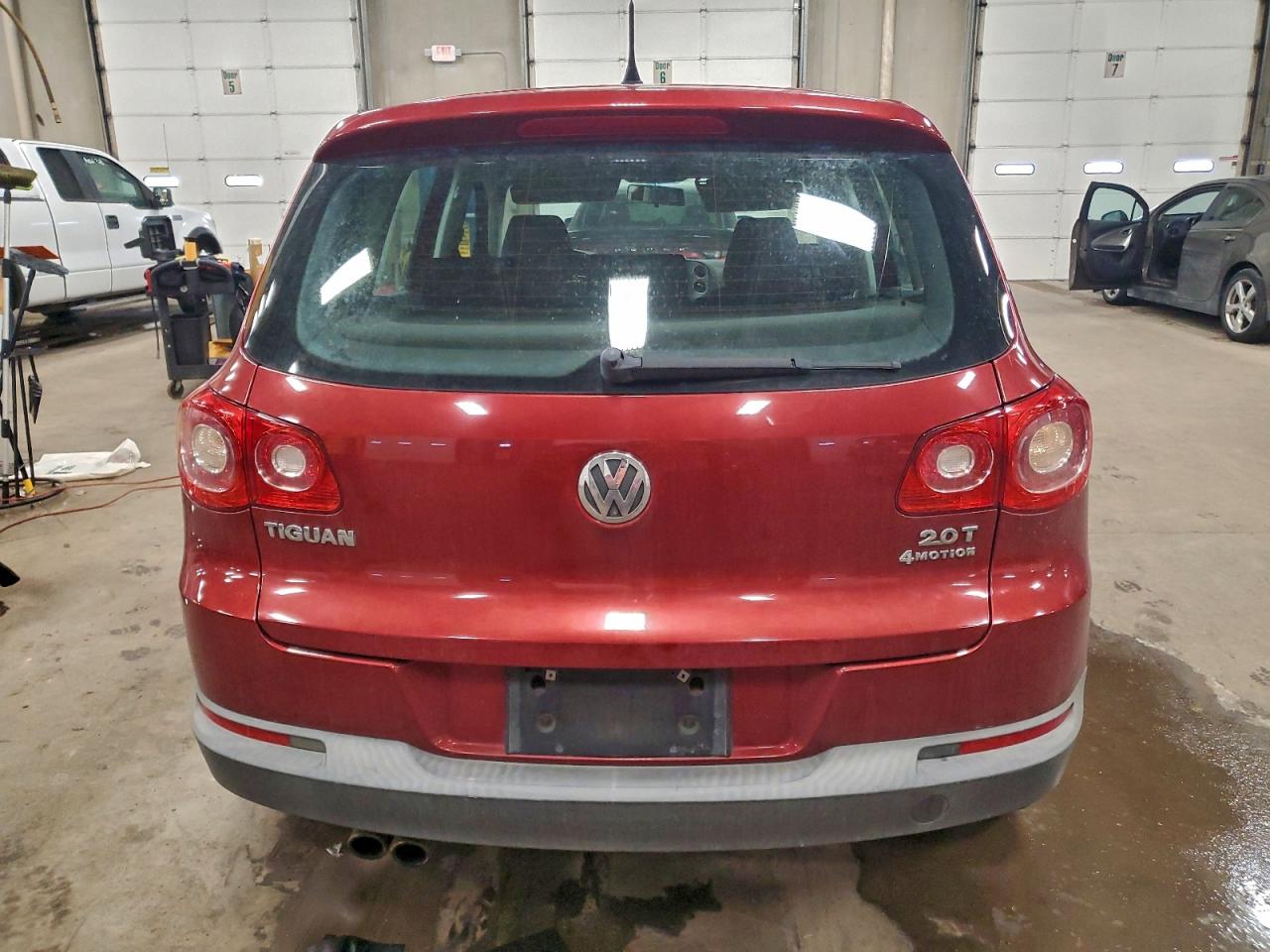 2011 VOLKSWAGEN TIGUAN S photo 16